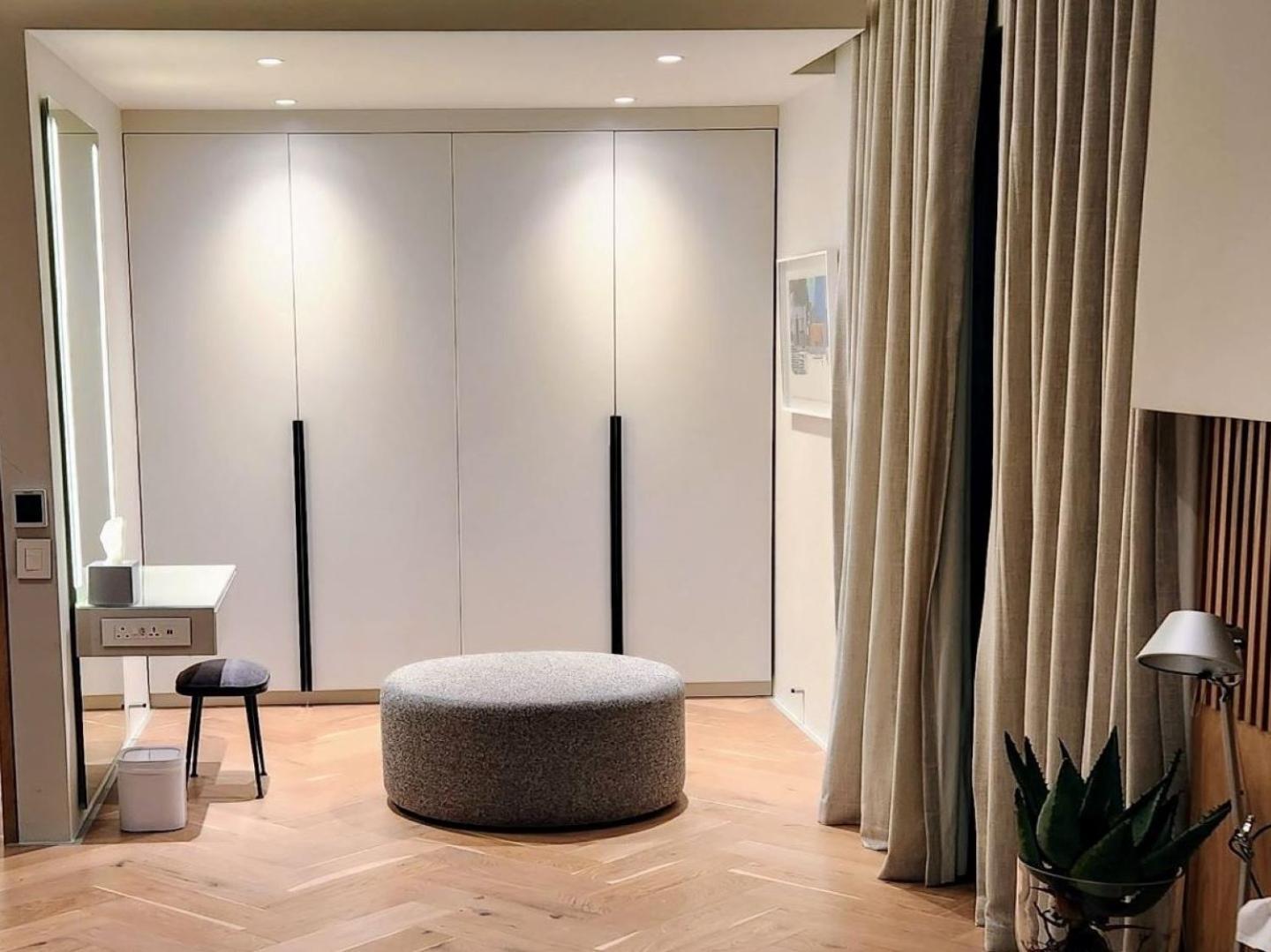South Beach Camps Bay Boutique Hotel Fokváros Kültér fotó A walk-in wardrobe