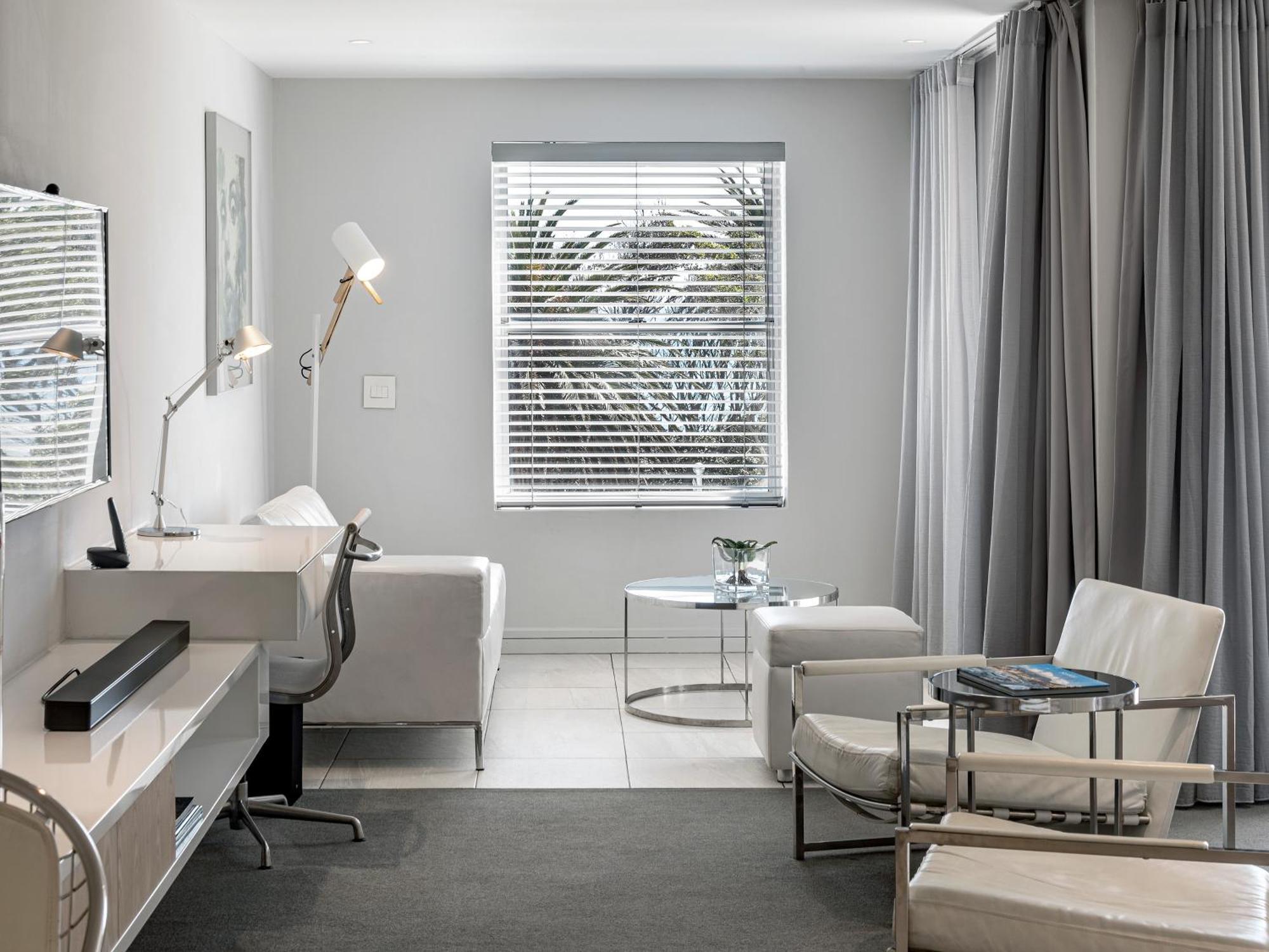 South Beach Camps Bay Boutique Hotel Fokváros Szoba fotó A typical office at the clinic